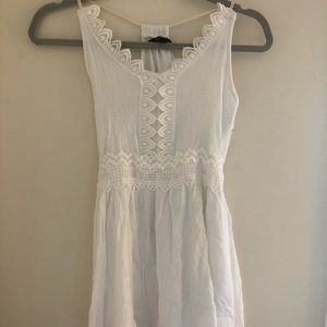 WHITE SHORT FLOWY BOTTOM DRESS